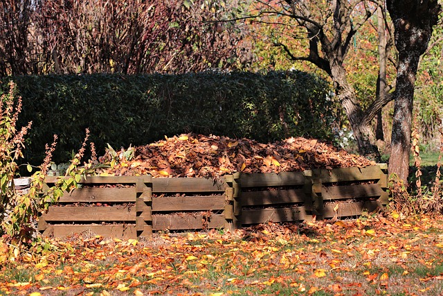 Off-Grid-Essentials-Compost-Bins