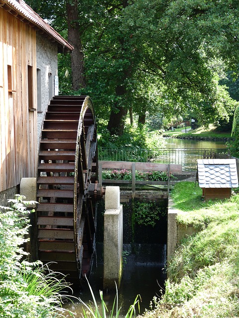 Off-Grid-Essentials-Waterwheel